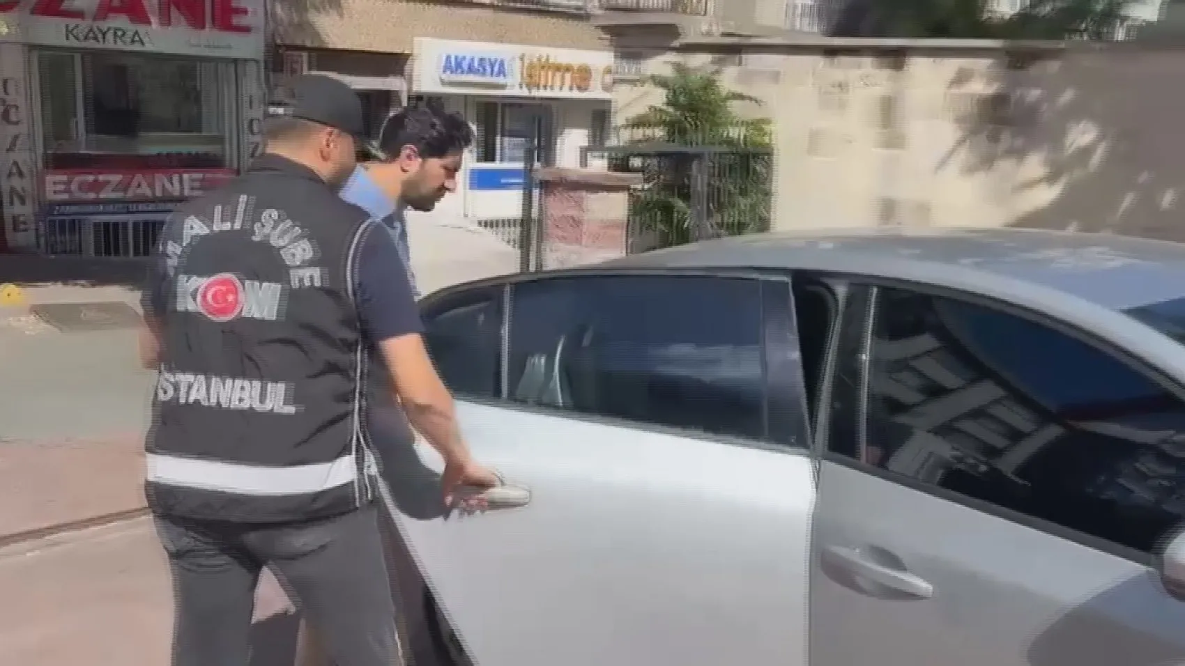 Pusula Holding'in patronu Serdar Turhan'ın gözaltına alındığı o anlar paylaşıldı