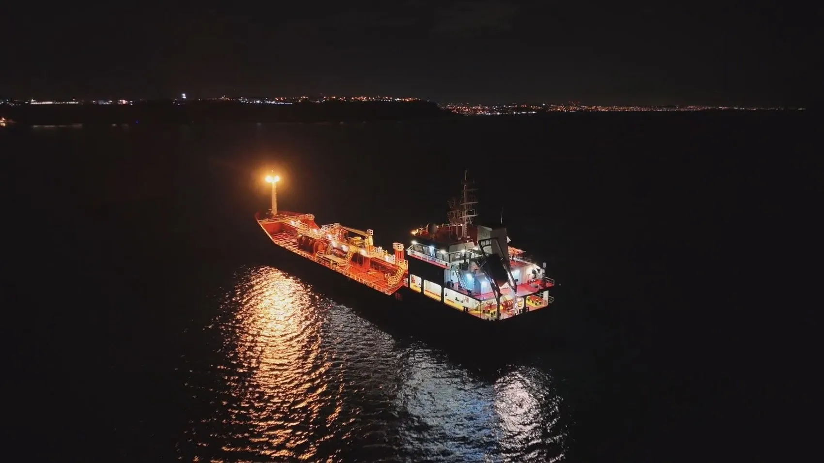 Marmara'nın karanlık sularında büyük panik: İki dev gemi çarpıştı