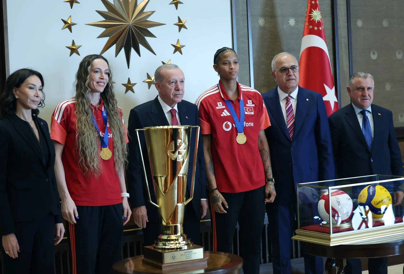 Filenin Sultanları Külliye'de: Avrupa Şampiyonluğu Başarıyı Taçlandırdı
