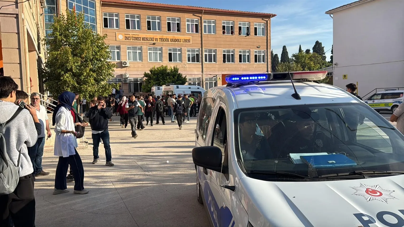 Turgutlu'da okul önünde dehşet anları: Av tüfeğiyle dehşet saçtı