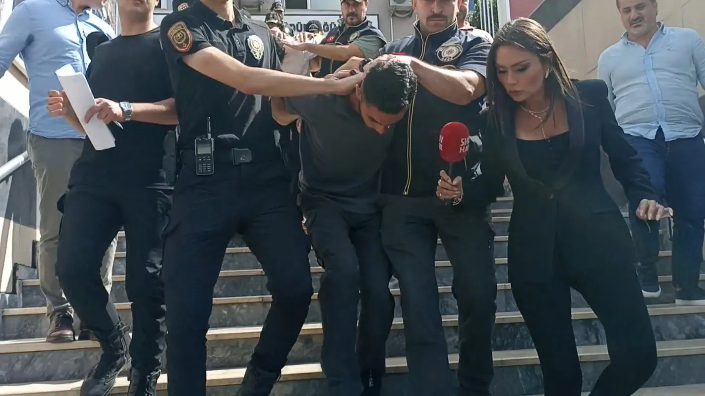 Fatih'teki kanlı döviz bürosu baskınında şok detay: Milyonlarca dolarlık sahte para ve denizden çıkan silah