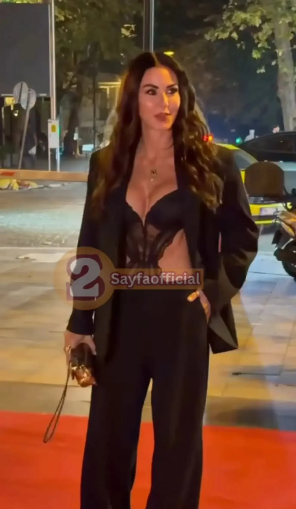 Defne Samyeli iç çamaşırı davetine damga vurdu! Cesur tarzı tam not aldı 2