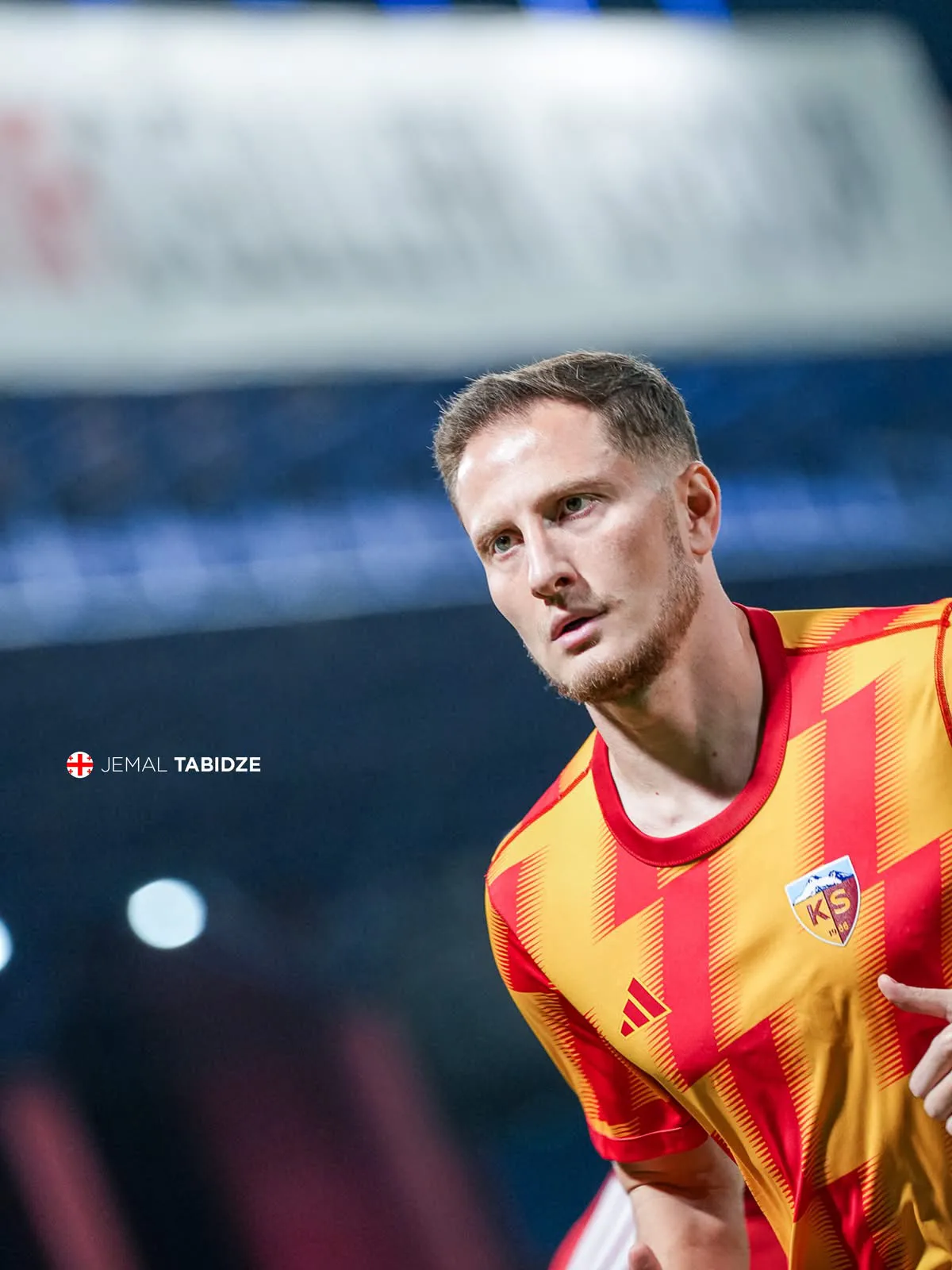 Liderlik koltuğunun sırrı milli gururda: Kayserispor'dan 8 isim dünyaya dağıldı