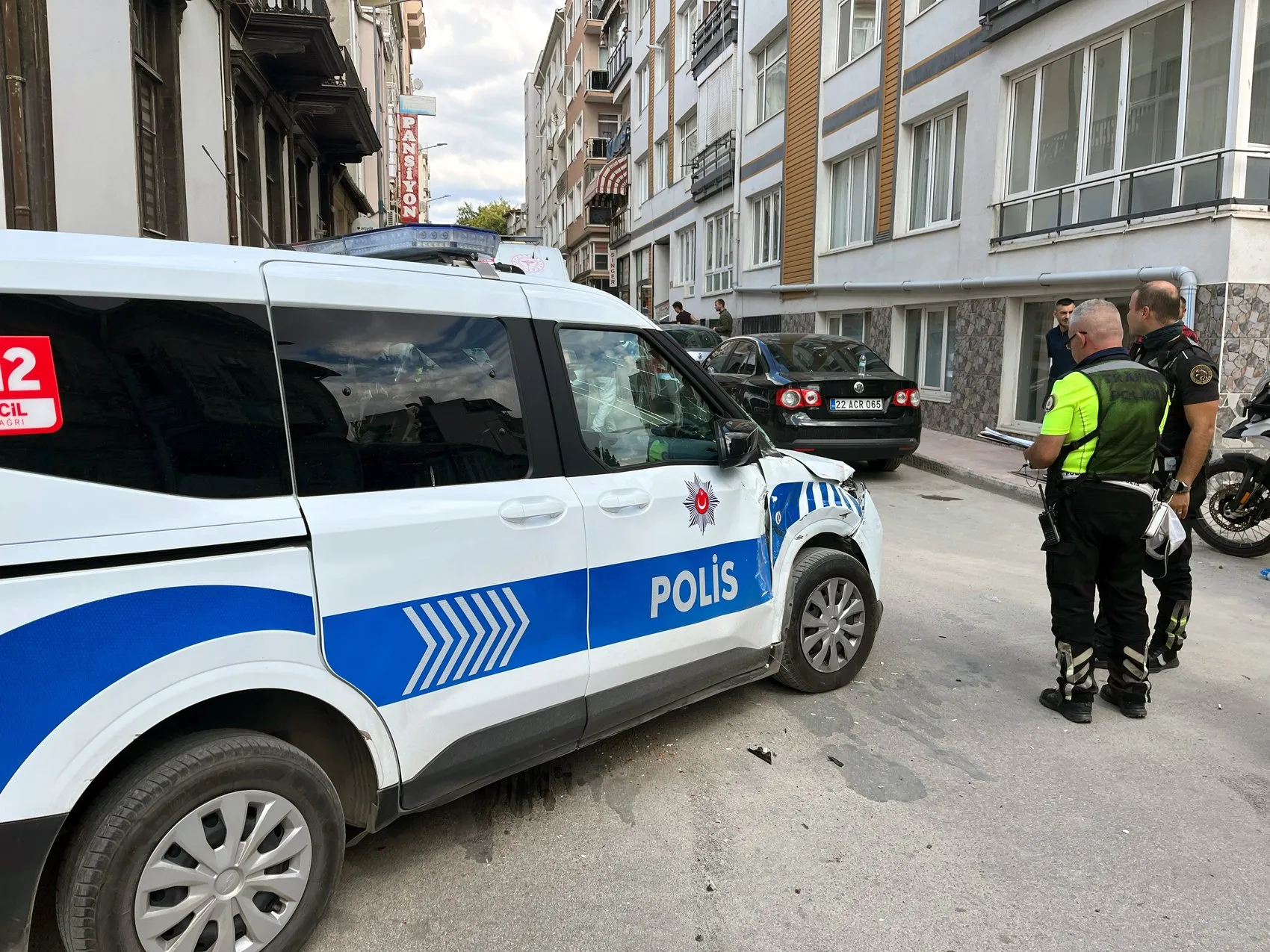 Edirne'de korkutan çarpışma: Güvenlik kamerası o anları saniye saniye kaydetti