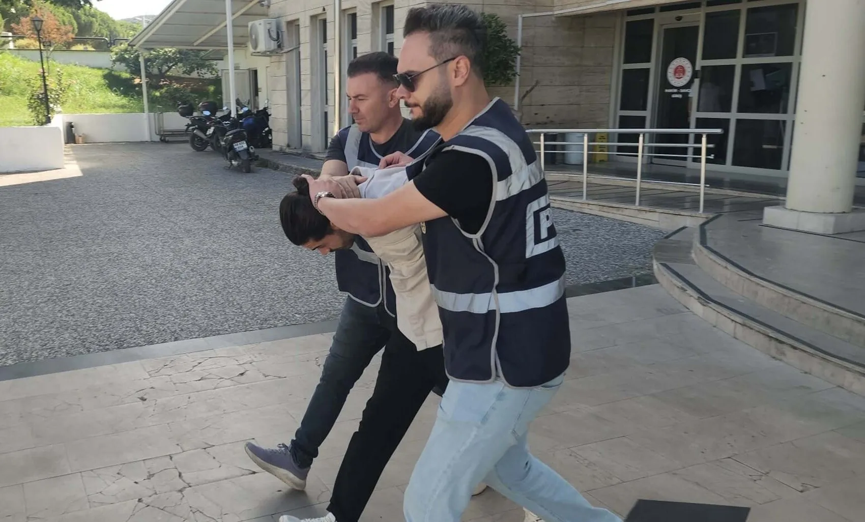 Menteşe'de okul bahçesindeki büstü çalan şüpheli cezaevine gönderildi