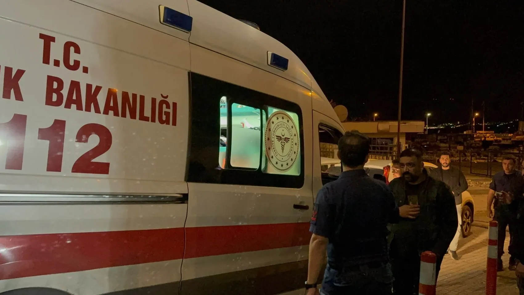 Gemlik İskelesi'nde korku dolu anlar: Genç adamın yaşam mücadelesi sürüyor