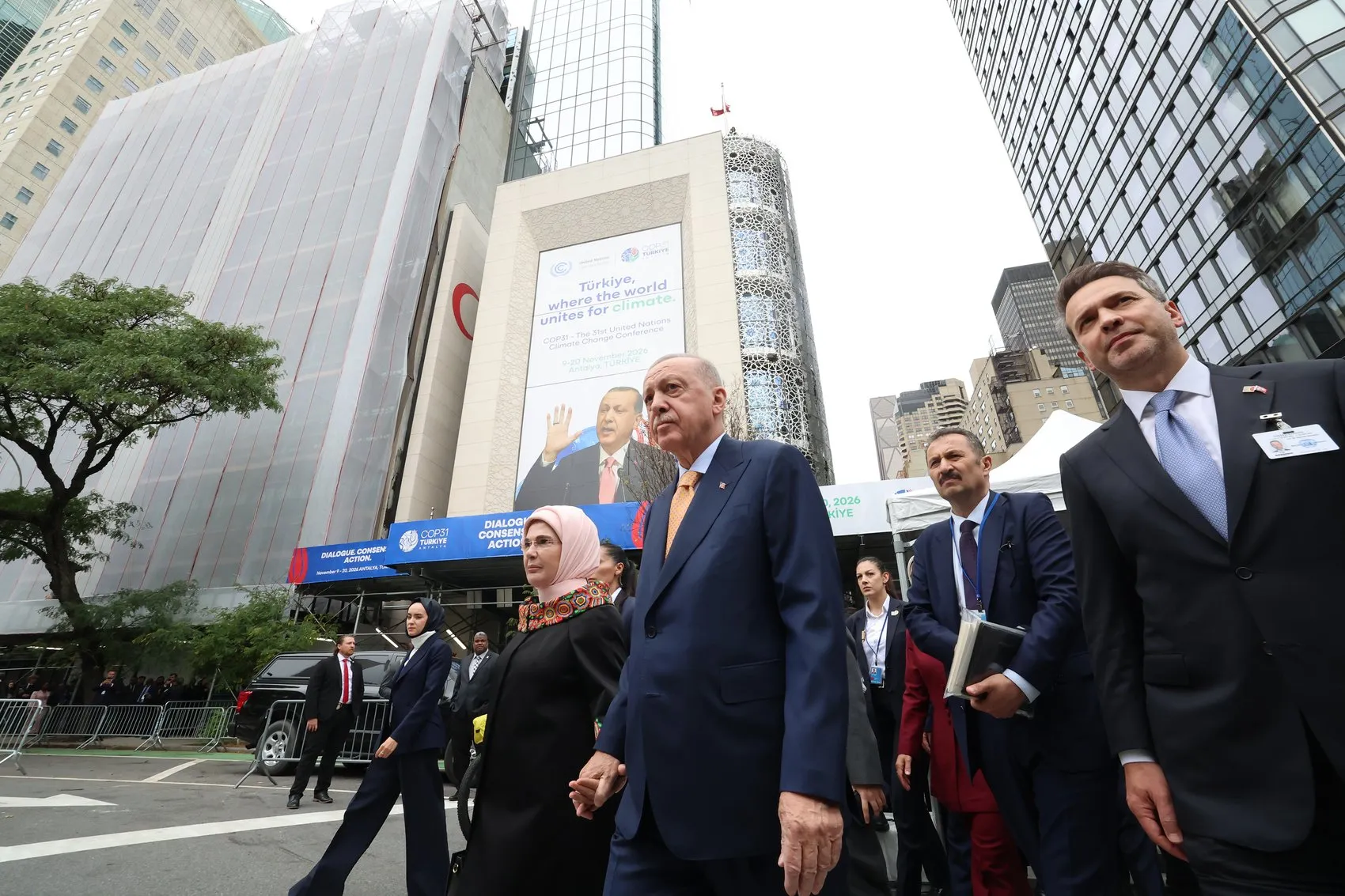New York sokaklarında dikkat çeken anlar: Erdoğan çifti BM'ye yürüyerek gitti