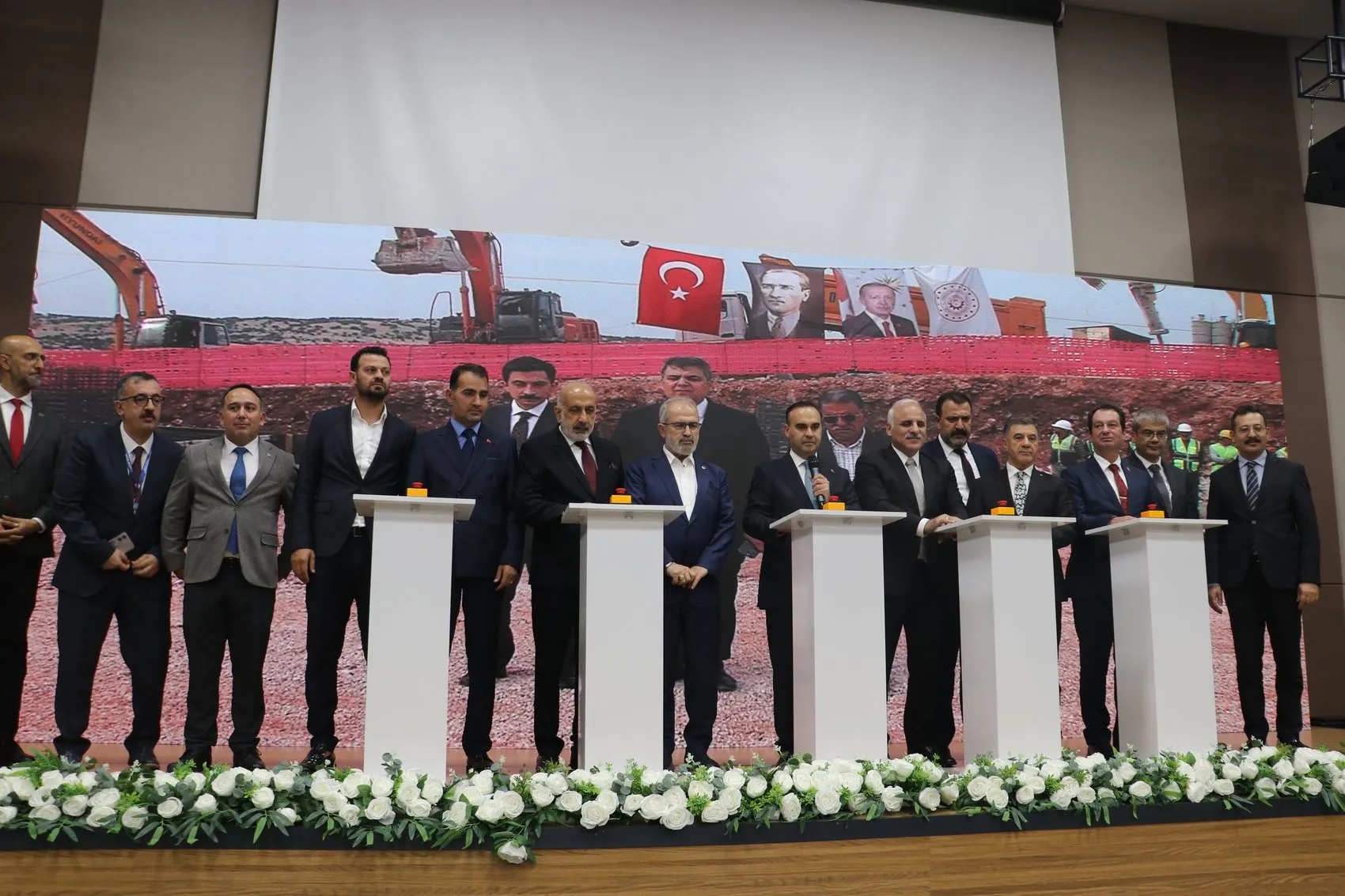 Diyarbakır'da sanayi ve teknoloji hamlesi: 20 dev proje için düğmeye basıldı