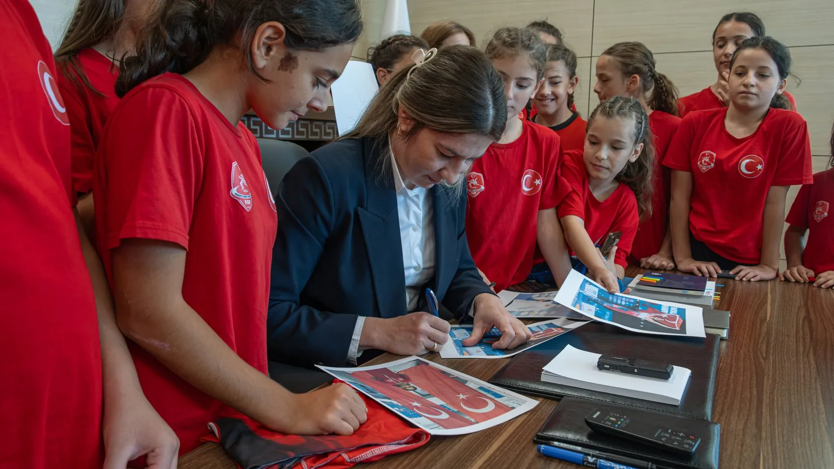 Geleceğin Olimpiyat Şampiyonları Ankara'da Bir Araya Geldi: Minderin Efsaneleriyle Buluşma