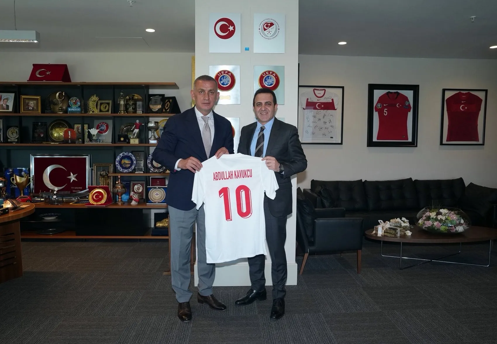 Riva'da kritik zirve: Galatasaray yönetiminden TFF'ye nezaket ziyareti
