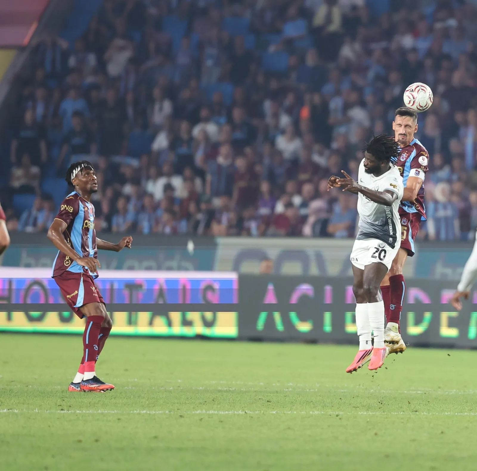 Fırtına sahada esti: Trabzonspor 32 yıllık hasreti bitirdi