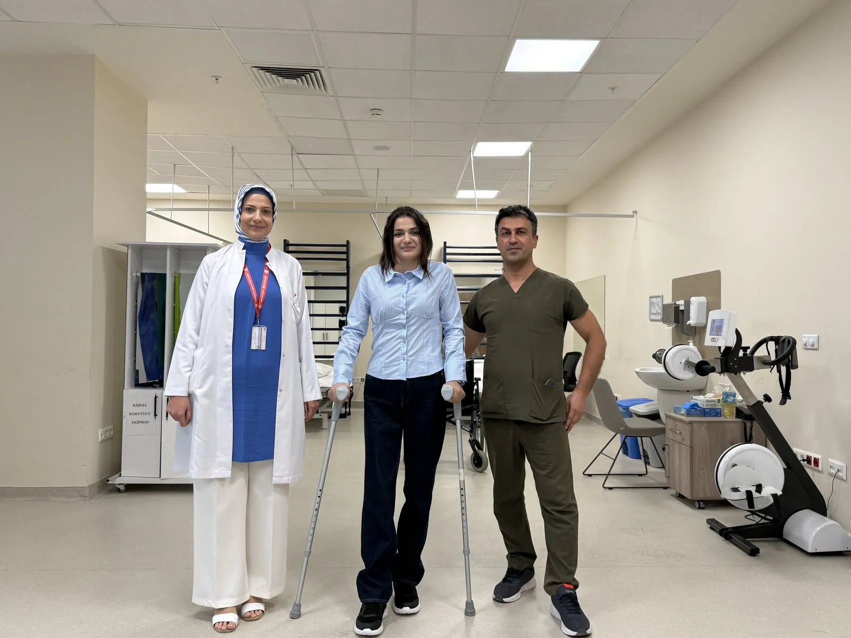 Doktorların felç kalır dediği genç kızın mucizevi dönüşü: Yüzde 1 ihtimali yüzde 99'a taşıdı