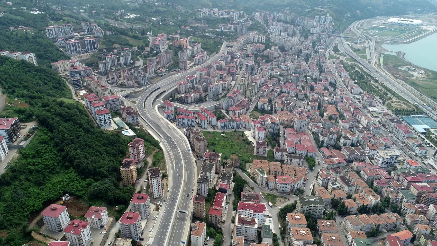 Trabzon'da dağlar deliniyor: Sahil yolunun yükünü hafifletecek dev projede geri sayım