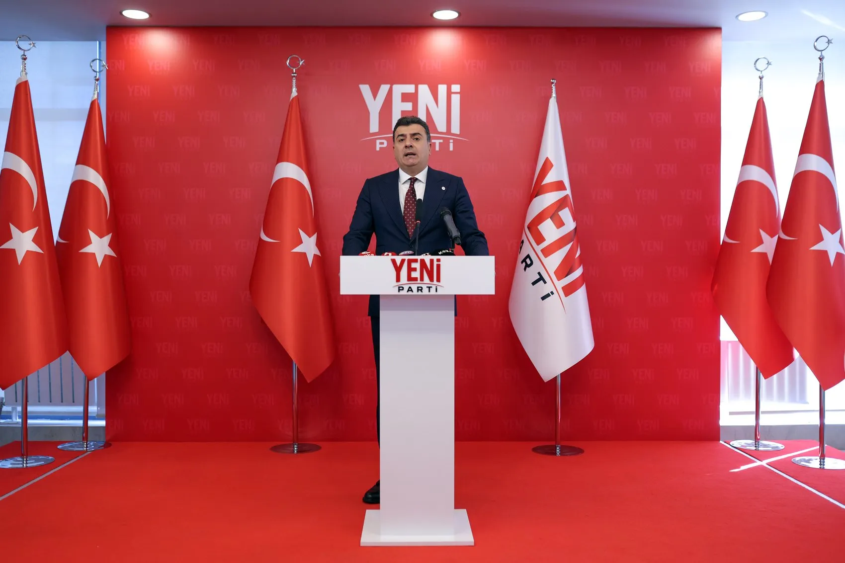 Yeni Parti'den Üsküdar çıkışı: Bir belediye çalındı, milli iradeye darbe yapıldı
