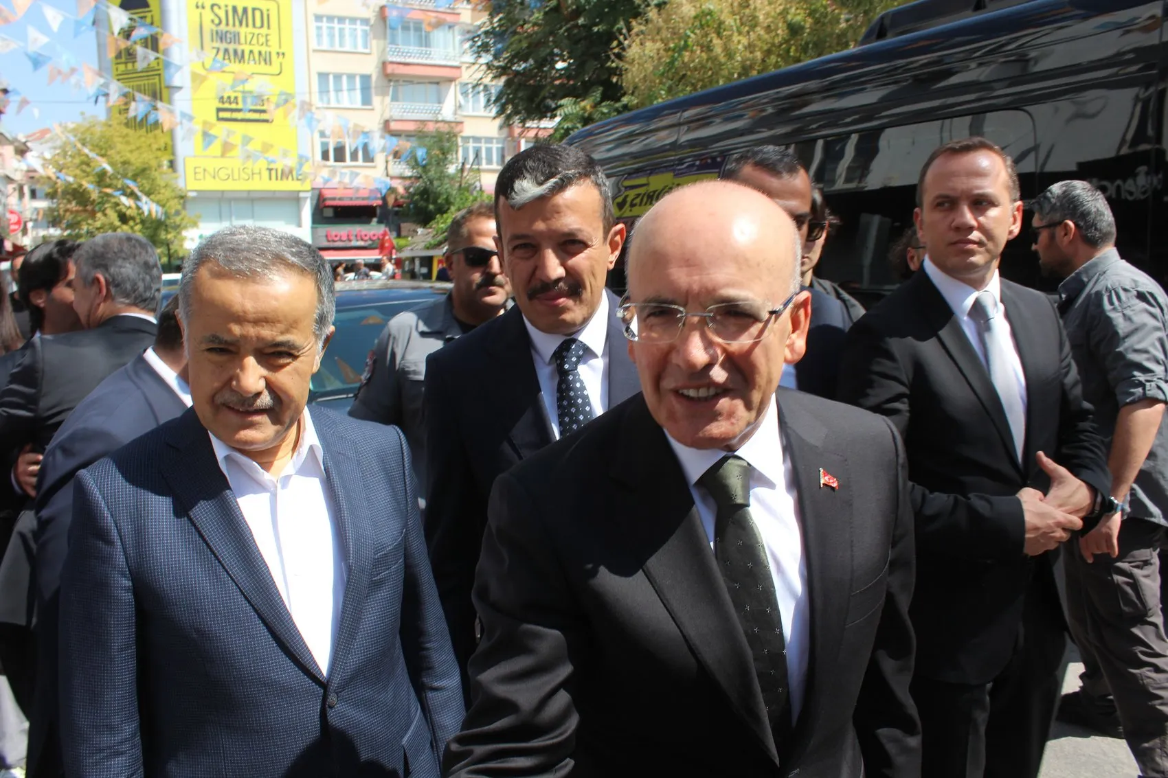 Mehmet Şimşek'in Aksaray Mesaisi: Ekonominin Rotası İş Dünyasıyla Çizildi