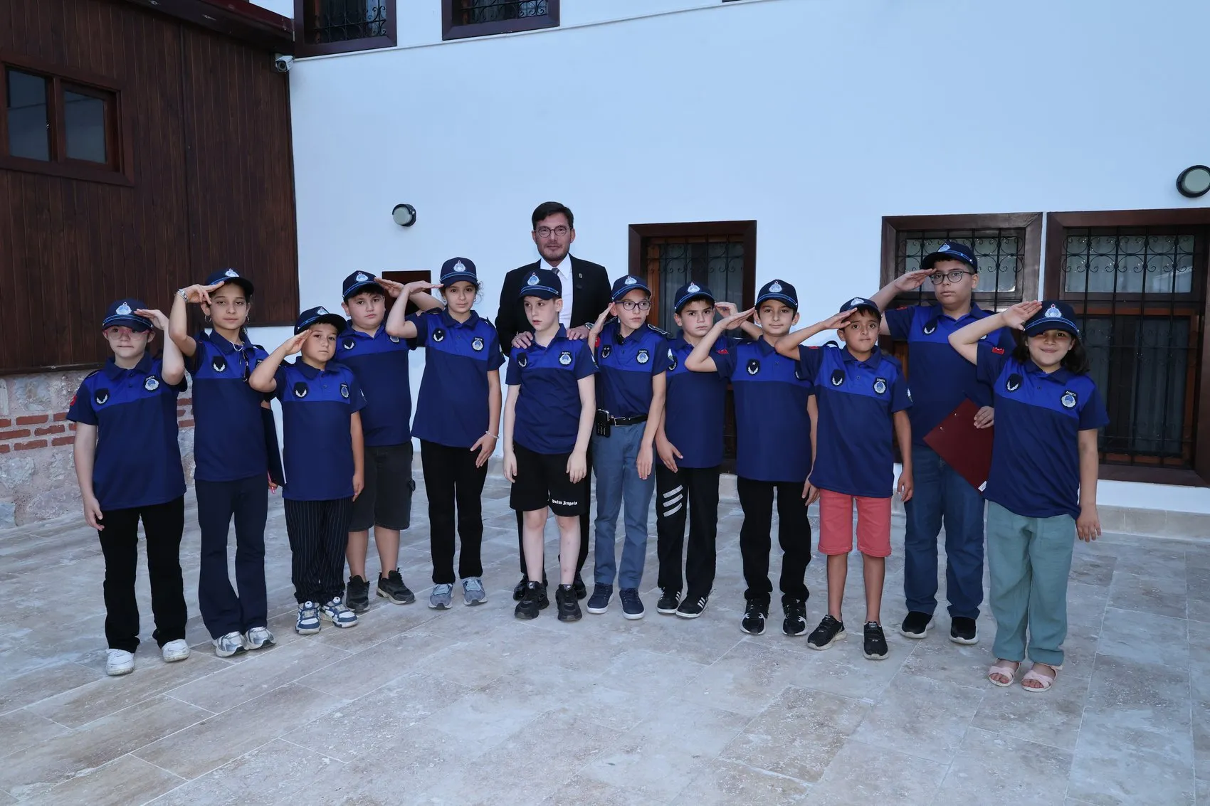 Tokat sokaklarında minik denetçiler: Zabıta üniformasını giyip sahaya indiler