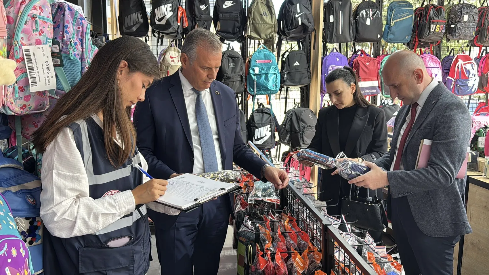 Samsun'da okul alışverişi öncesi dev denetim: 50 bin ürün mercek altına alındı