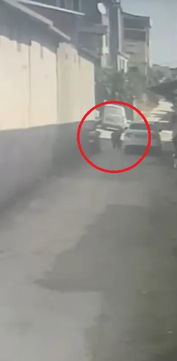 Antakya sokaklarında 500 bin liralık talihsizlik: Yere düşen serveti böyle topladı