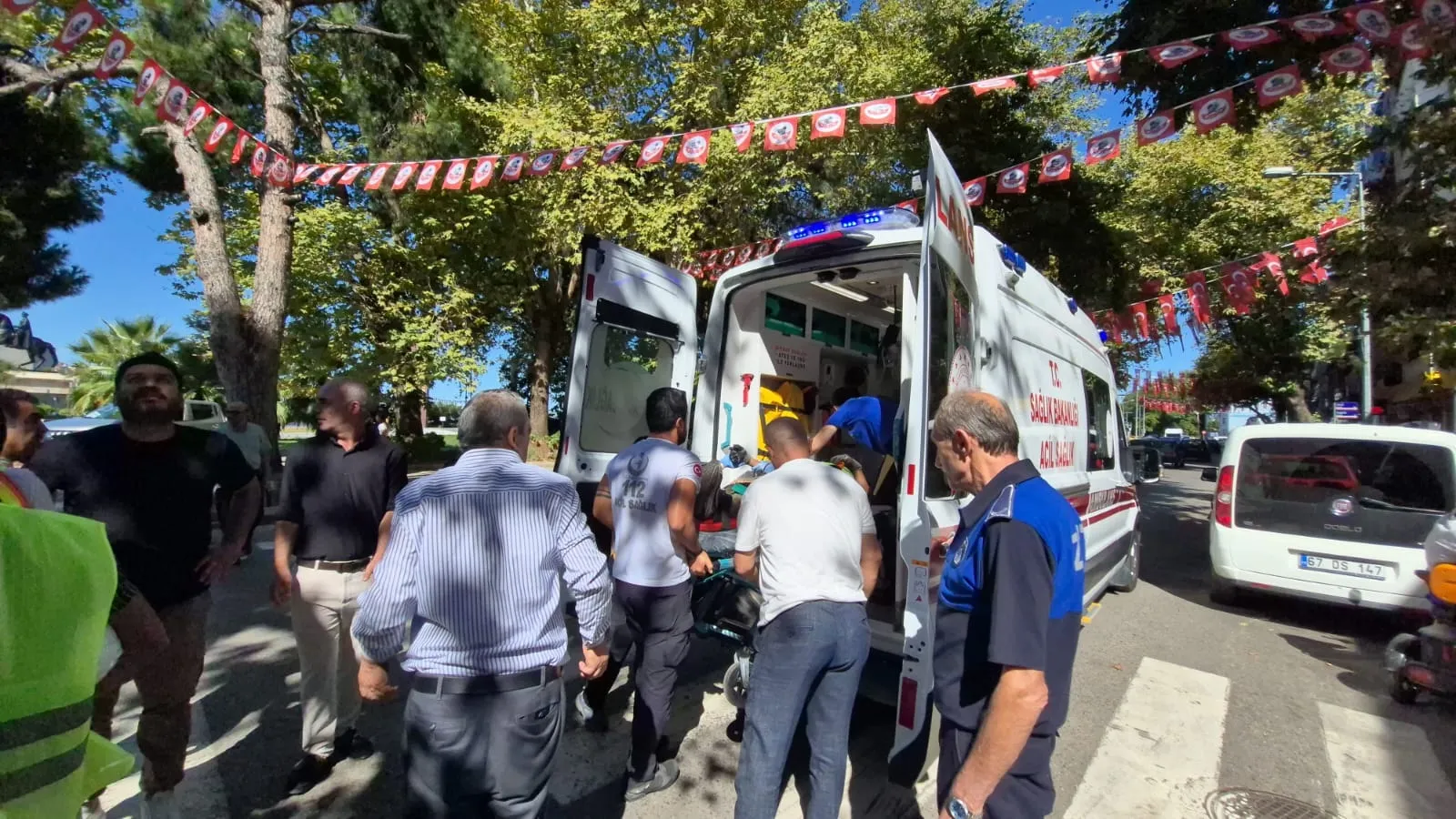 Zonguldak'ta korkunç kaza: Çatıdan düşen işçi yaşam mücadelesi veriyor