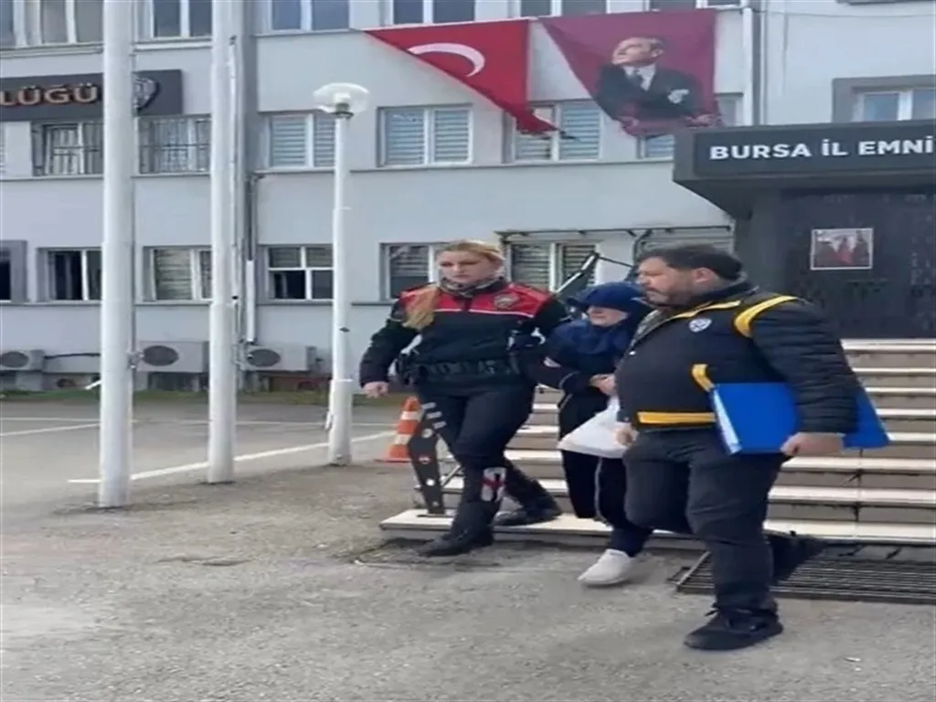 Emekli polisin evinde kan donduran vahşet: Eşini öldürüp parçalara ayırdı
