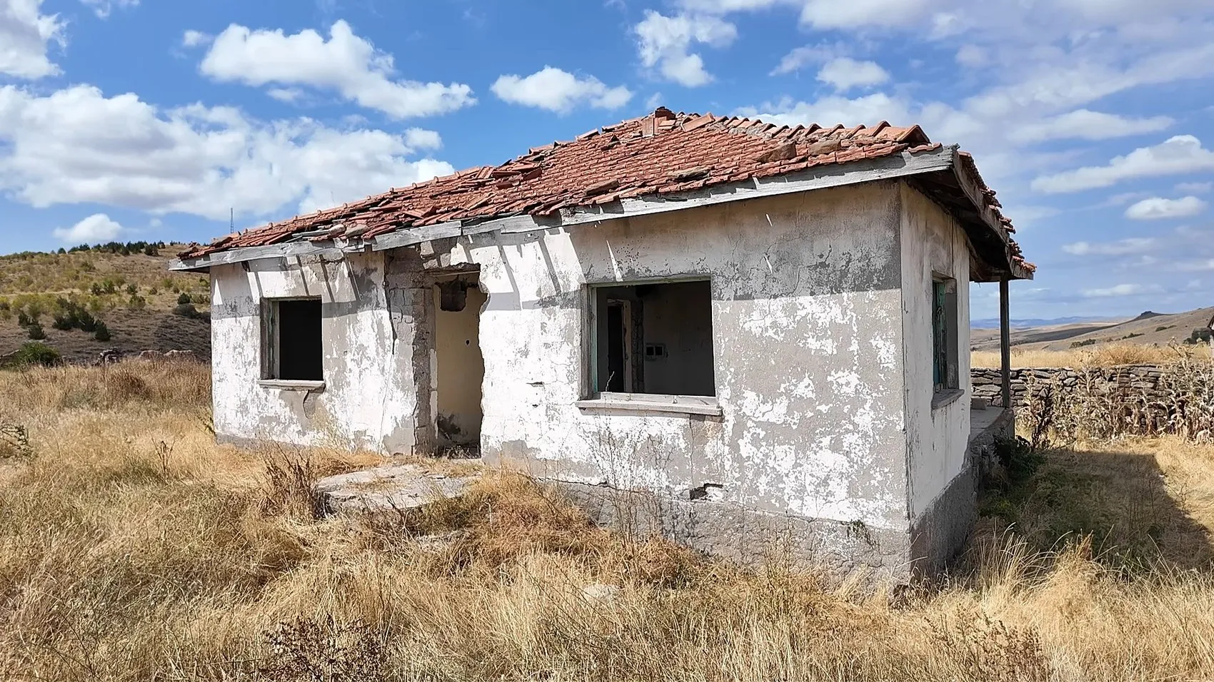 Sessizliğin ortasında tek başına: 20 hanelik köyde yaşam mücadelesi