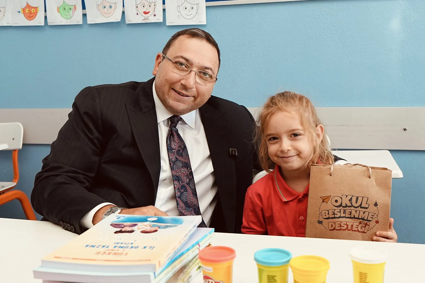 Üsküdar'da okul bahçelerinde yankılanan ilk ders zili: Geleceğin mimarları sınıflarına kavuştu