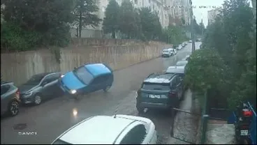 Bursa'da sabah trafiğinde dehşet anları: Kontrolden çıkan otomobil takla attı
