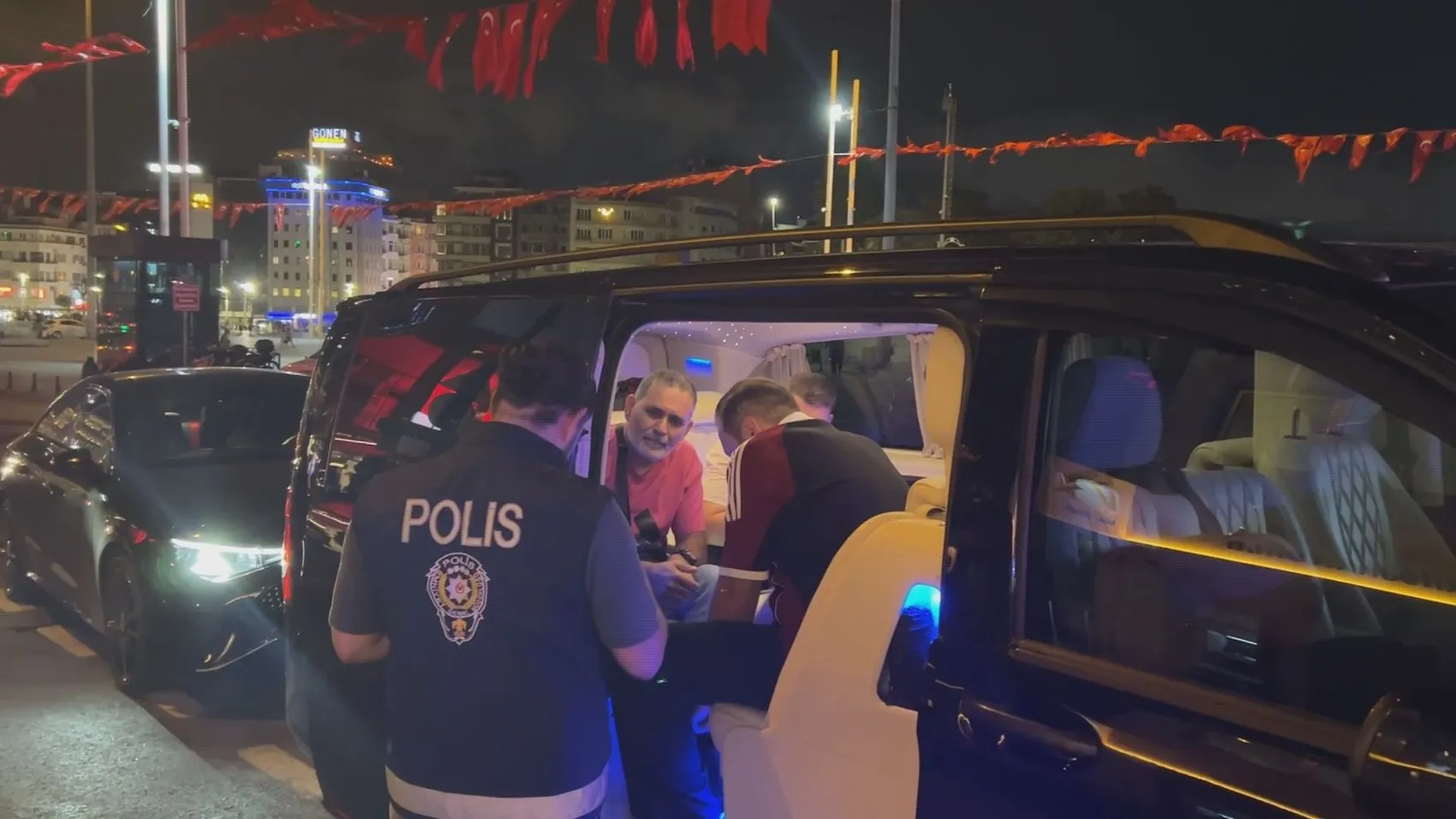 İstanbul'un kalbinde geniş çaplı güvenlik ablukası: Gece boyu sürdü