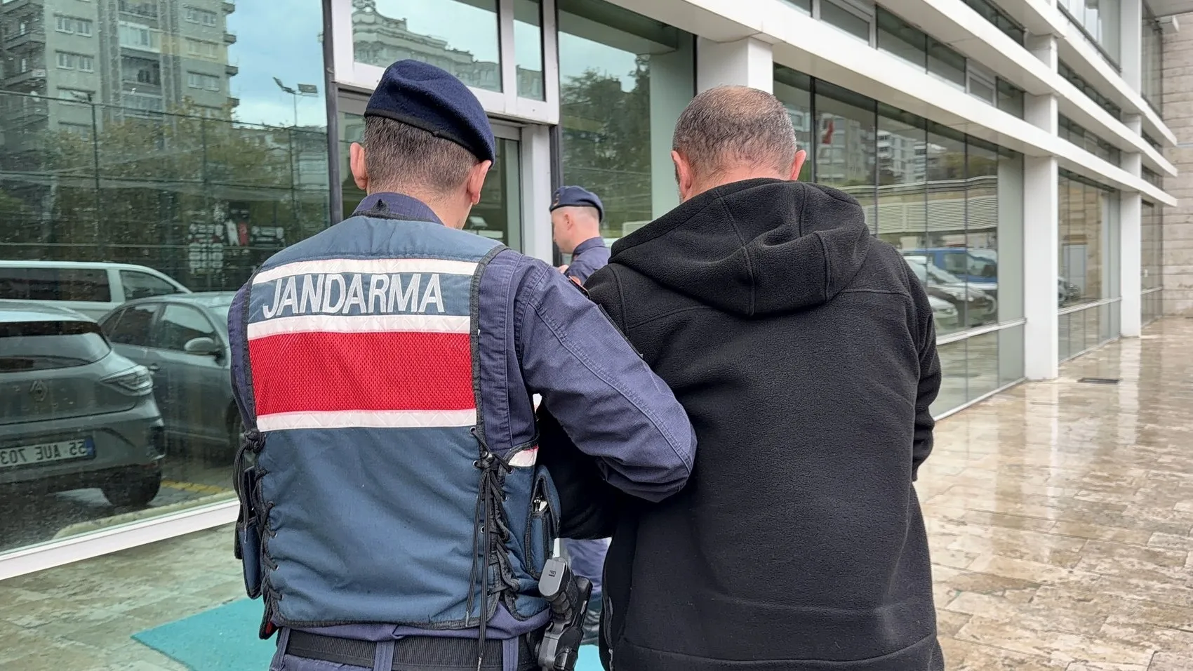 Kuşçulu Mahallesi'nde hırsızlık şoku: Güvenlik kameraları ele verdi