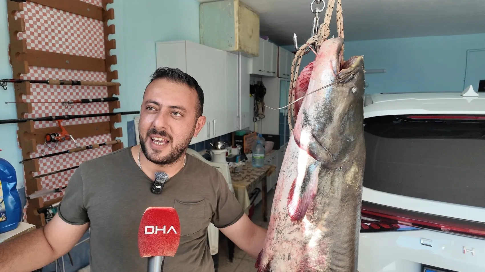 Kızılırmak'ta devasa sürpriz: Oltaya takılan 45 kiloluk dev balıkçıları terletti