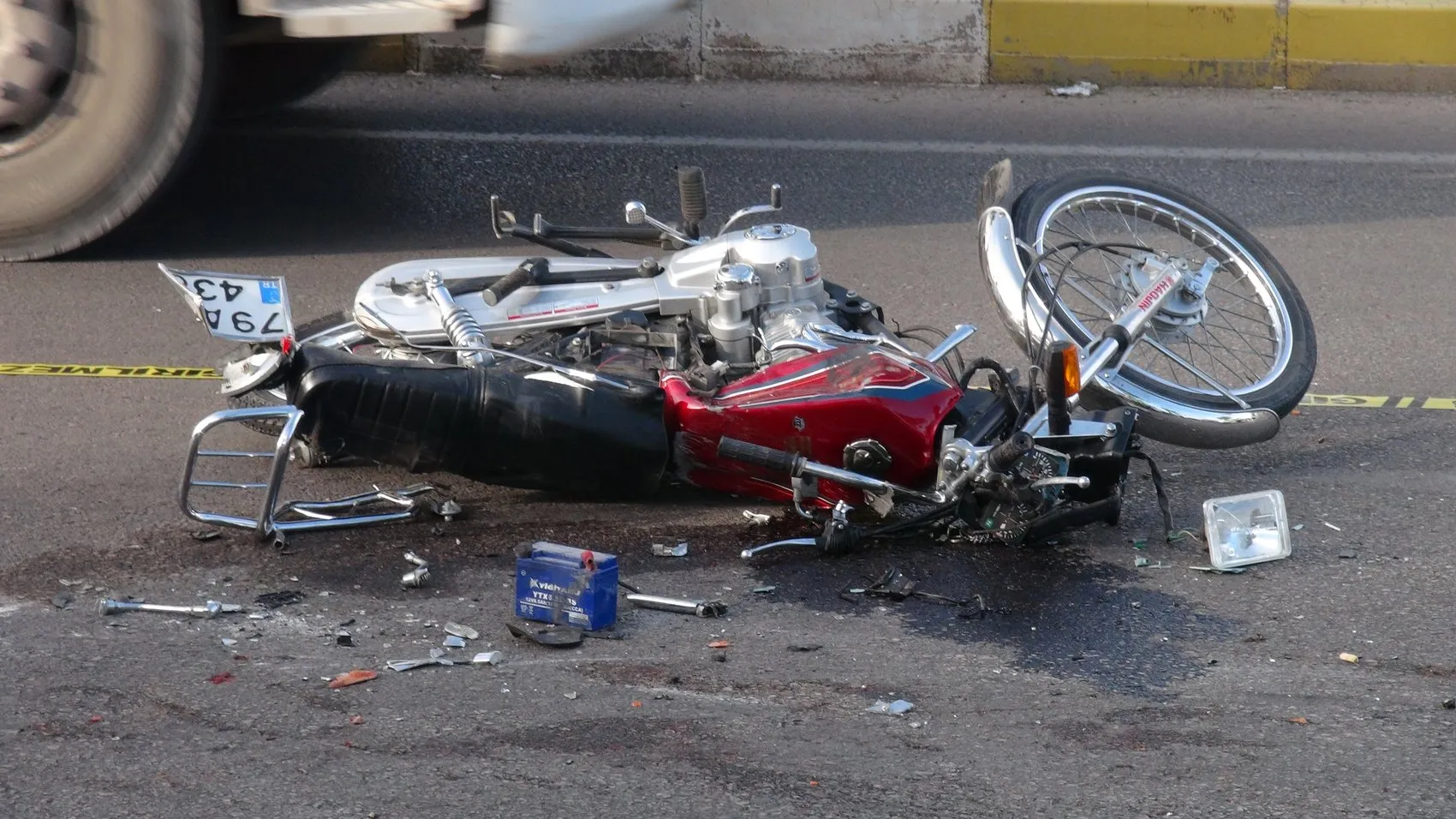 Kilis'te beton mikseri dehşeti: Motosikletli sürücü olay yerinde can verdi