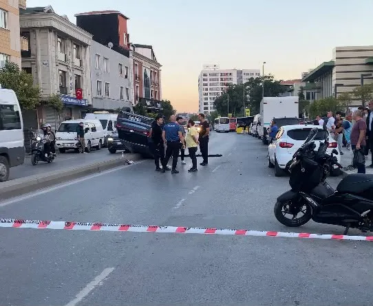 Güngören'de korku dolu anlar: Kontrolden çıkan otomobil takla atarak durabildi