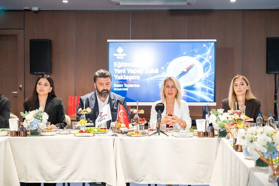 Eğitimde yapay zeka devrimi: Küçük yaş grubuna yasak, ortaokul ve liseye rehberlik