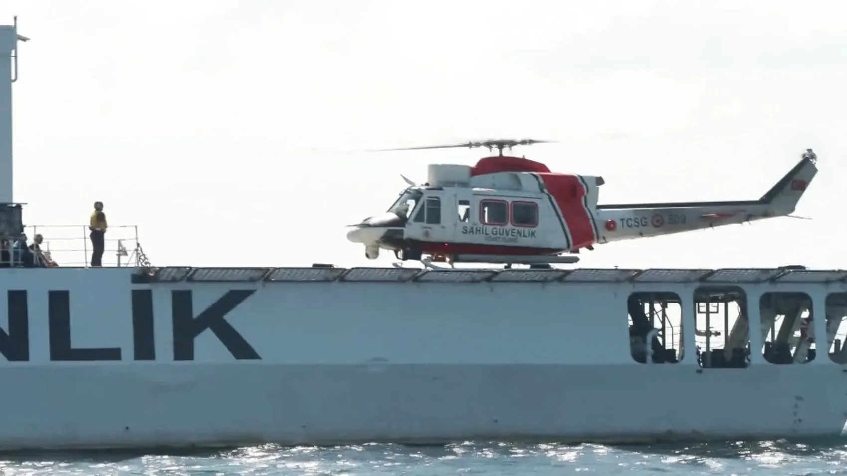 Marmara'nın derinliklerinde zamana karşı yarış: 10 denizciyi arama çalışmaları sürüyor