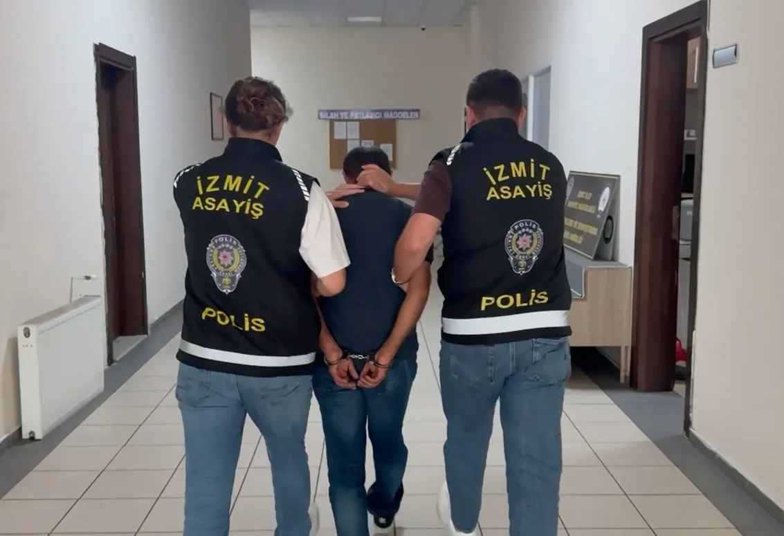 Polis kapıyı çaldığında çareyi mutfakta aradı: 31 yıllık firari bulaşık makinesinden çıktı