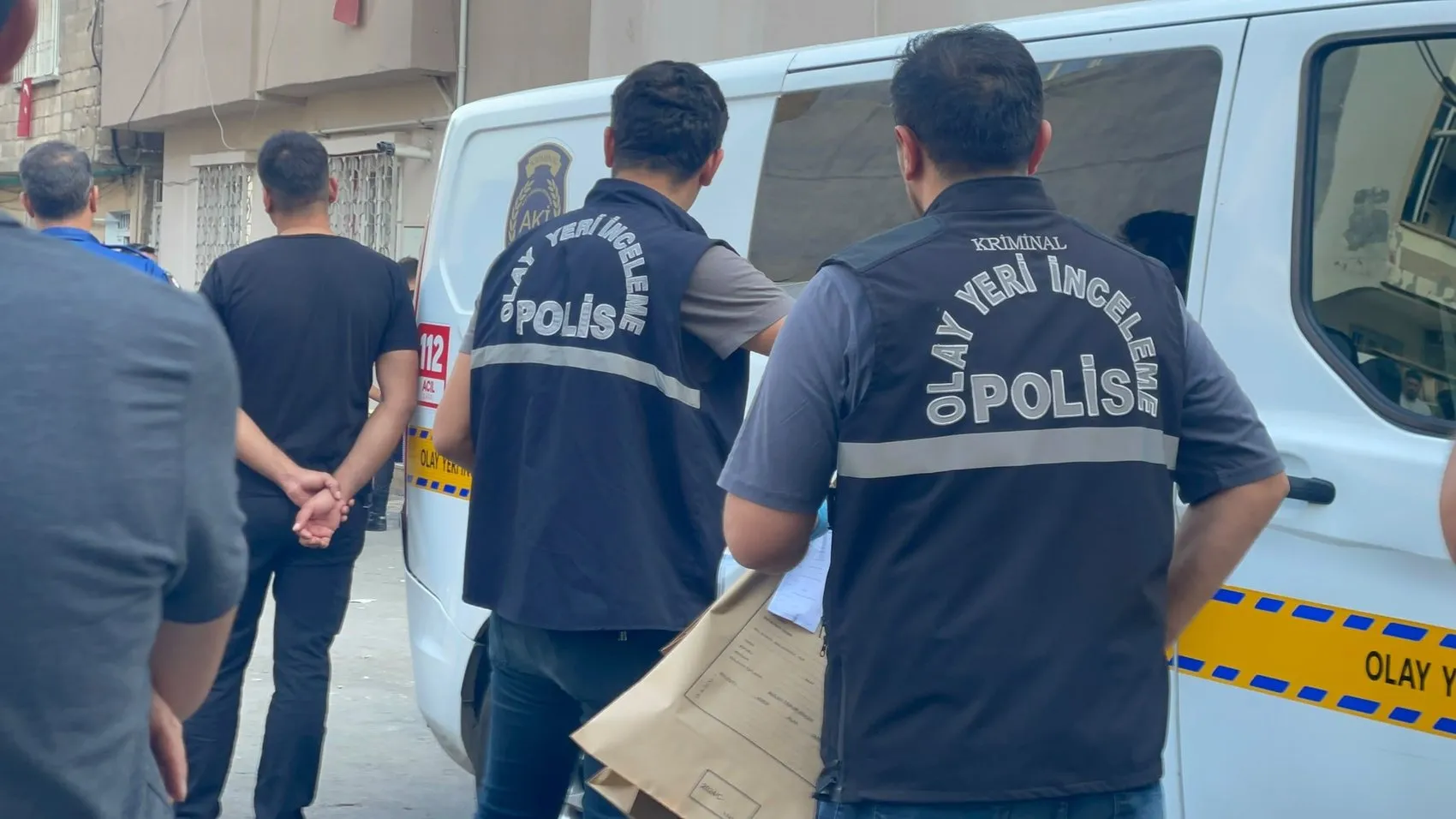 Gaziantep'te dehşet anları: Eşini katletti, sokağa çıkıp çocuklara kurşun yağdırdı