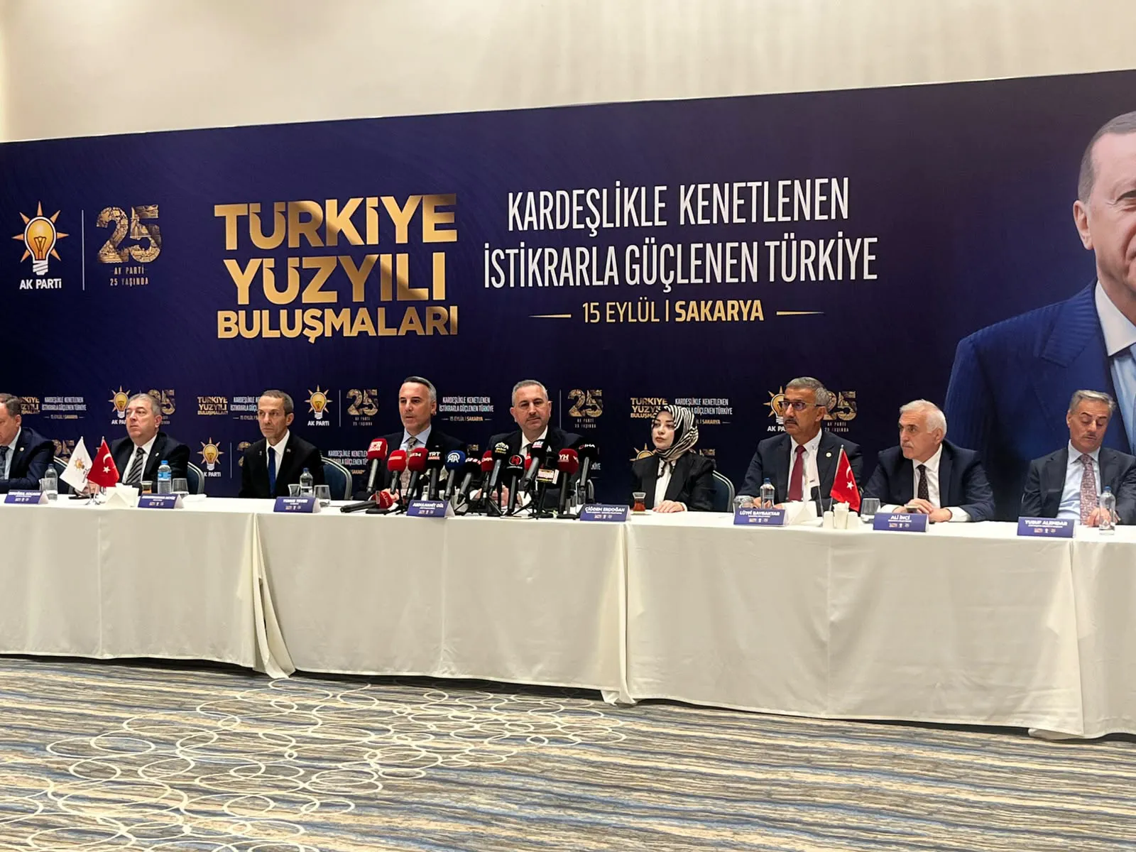Abdulhamit Gül'den terörle mücadele mesajı: Kararlılıkla yolumuza devam ediyoruz
