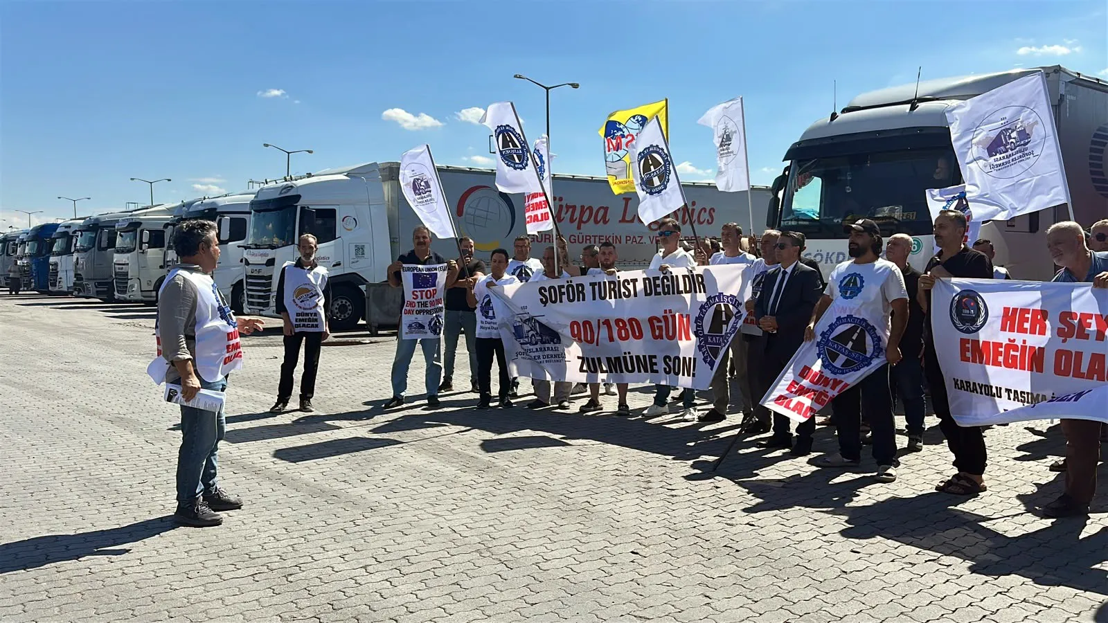 Avrupa yollarında direksiyon sallayan Türk şoförlere vize engeli: Potansiyel göçmen değiliz