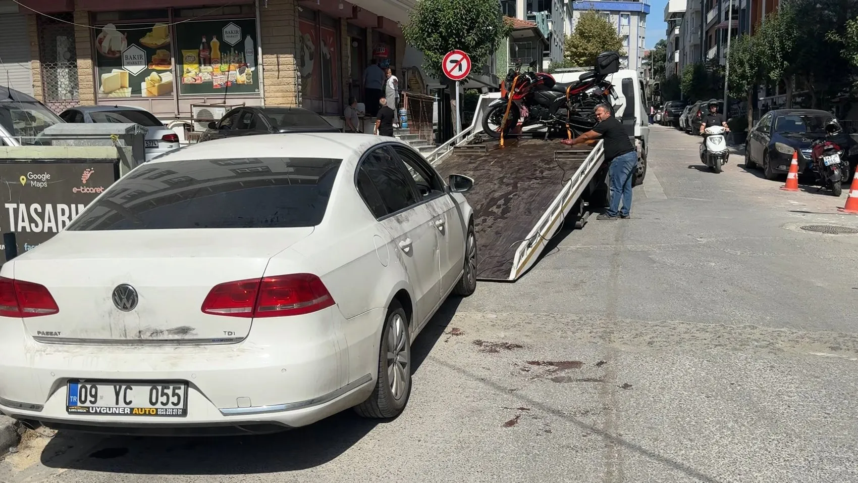 Avcılar'da trafikte dehşet anları: Motosikletli saldırgan dehşet saçtı