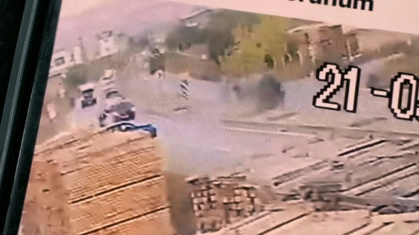 İnegöl'de saniyelerle yarışan sürücünün kaza anı kamerada
