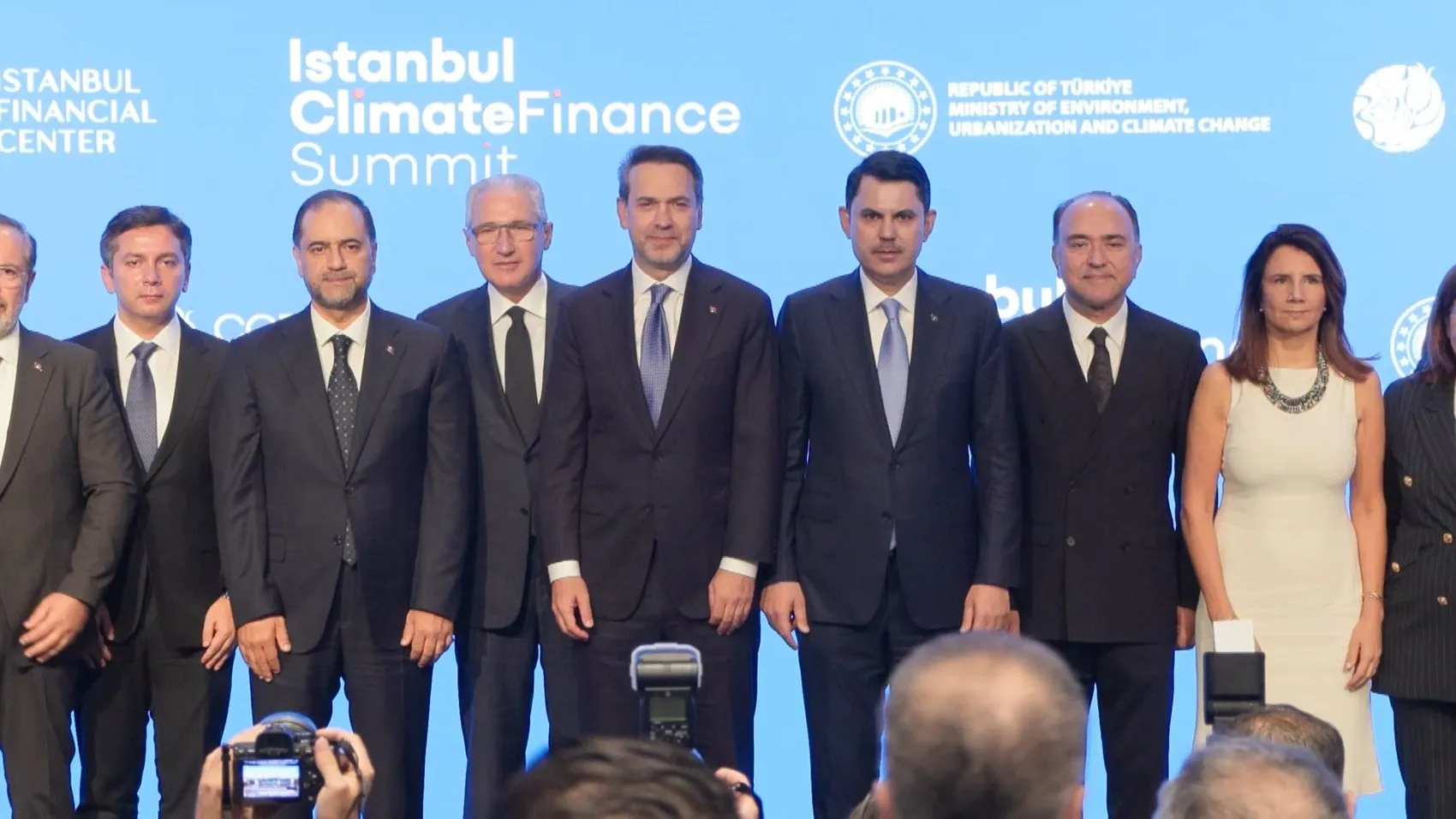 Enerji sisteminde yeni dönem: Bakan Bayraktar iklim değişikliğine karşı devasa dönüşümün şifrelerini verdi