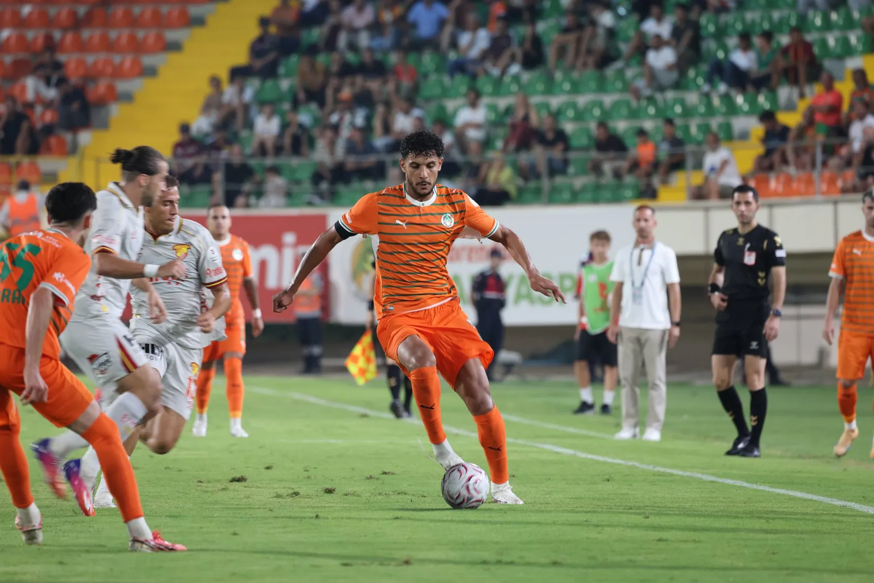 Alanya'da nefes kesen düello: Göztepe öne geçti, ev sahibi pes etmedi