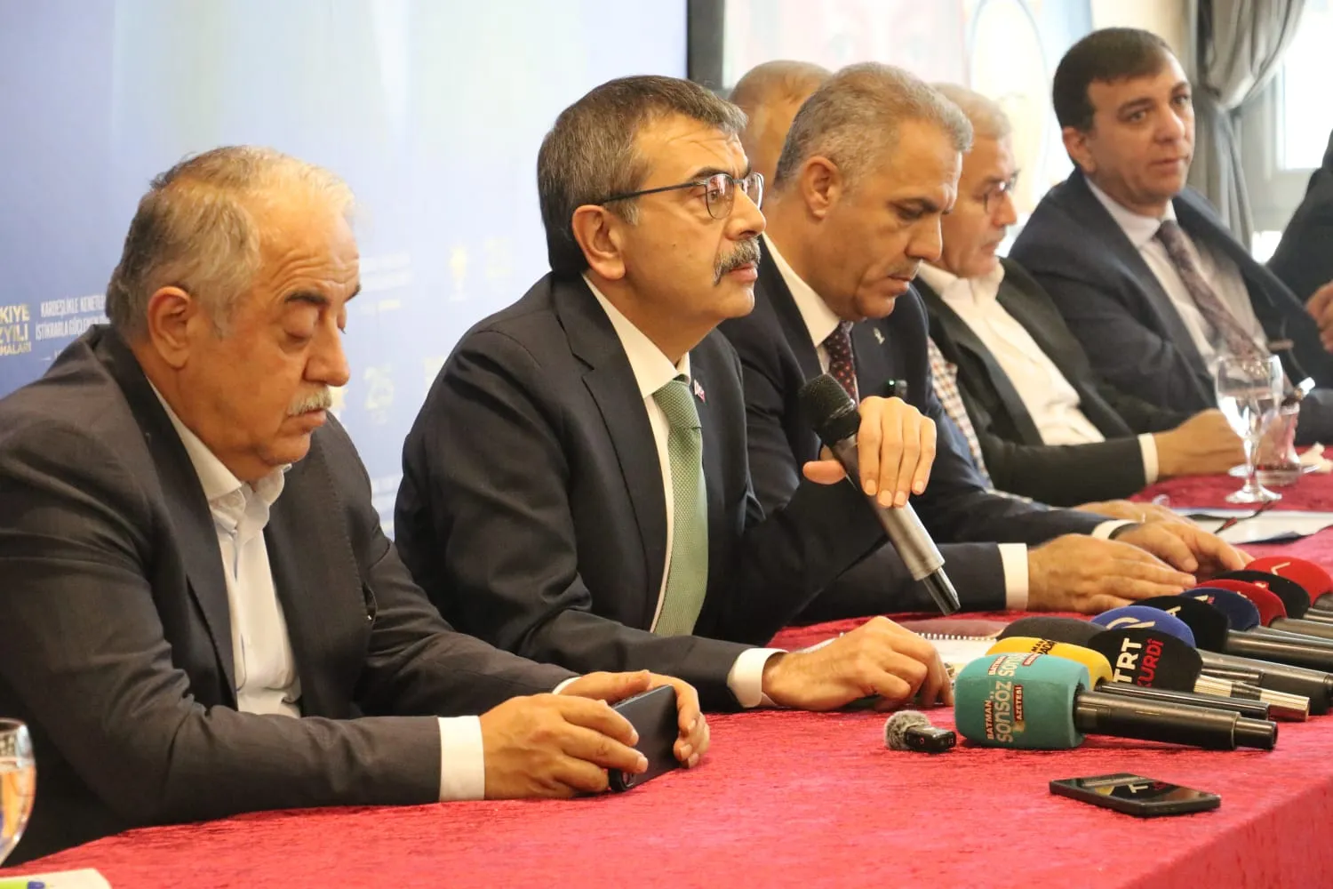 Bakan Tekin'den Batman'da tarihi çağrı: Terörsüz Türkiye için sorumluluk vakti