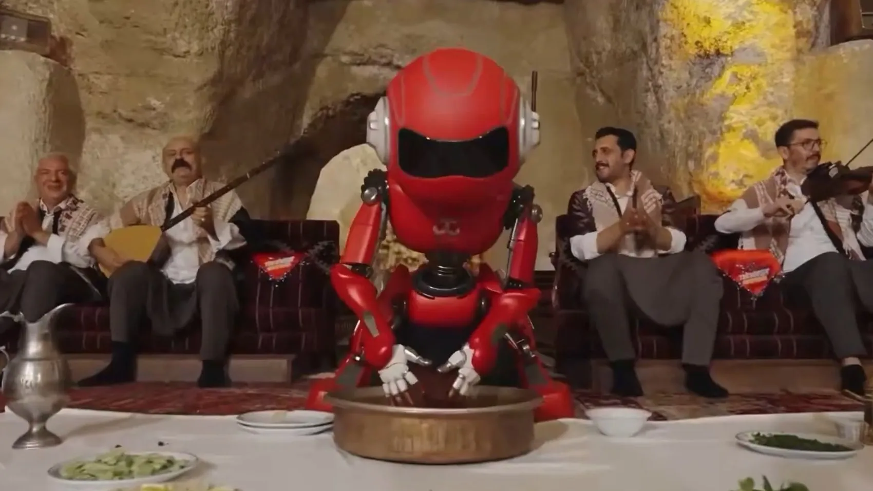 TEKNOFEST Şanlıurfa'ya robotik dokunuş: Çiğ köfte yoğuran robot sosyal medyayı salladı