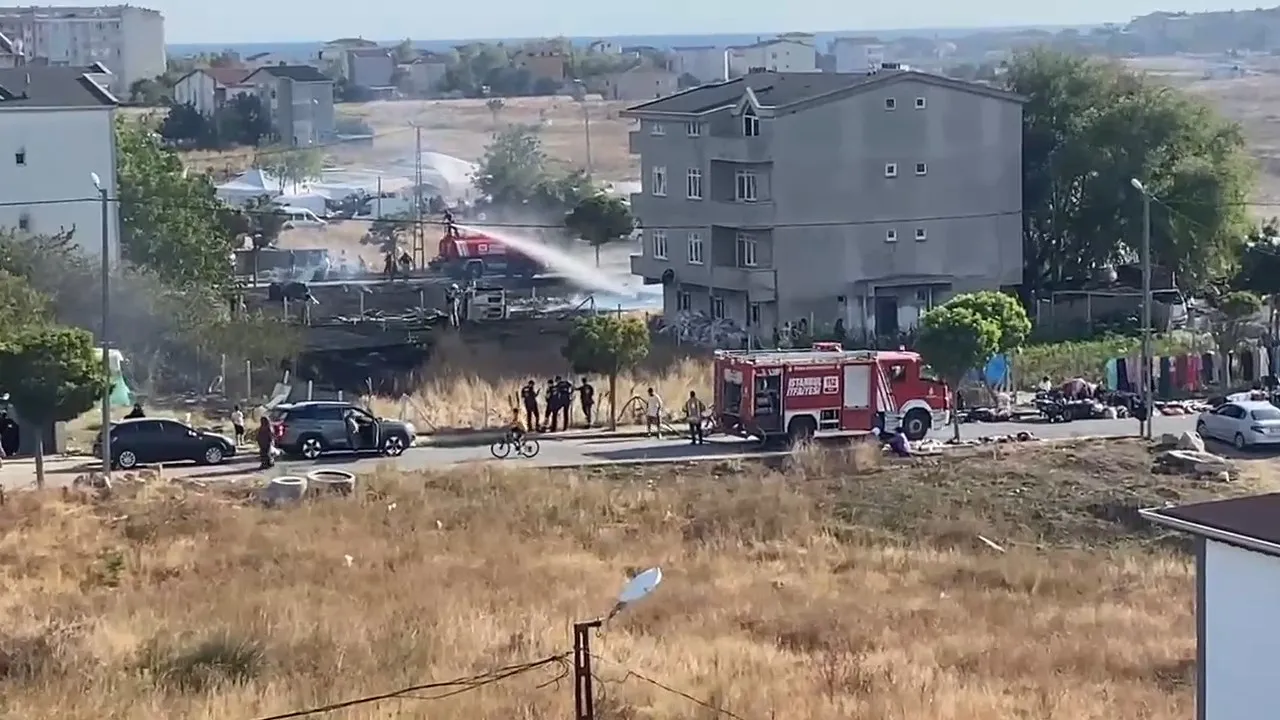 Silivri'de korku dolu anlar: Alevler yerleşim yerine ulaşmadan durduruldu