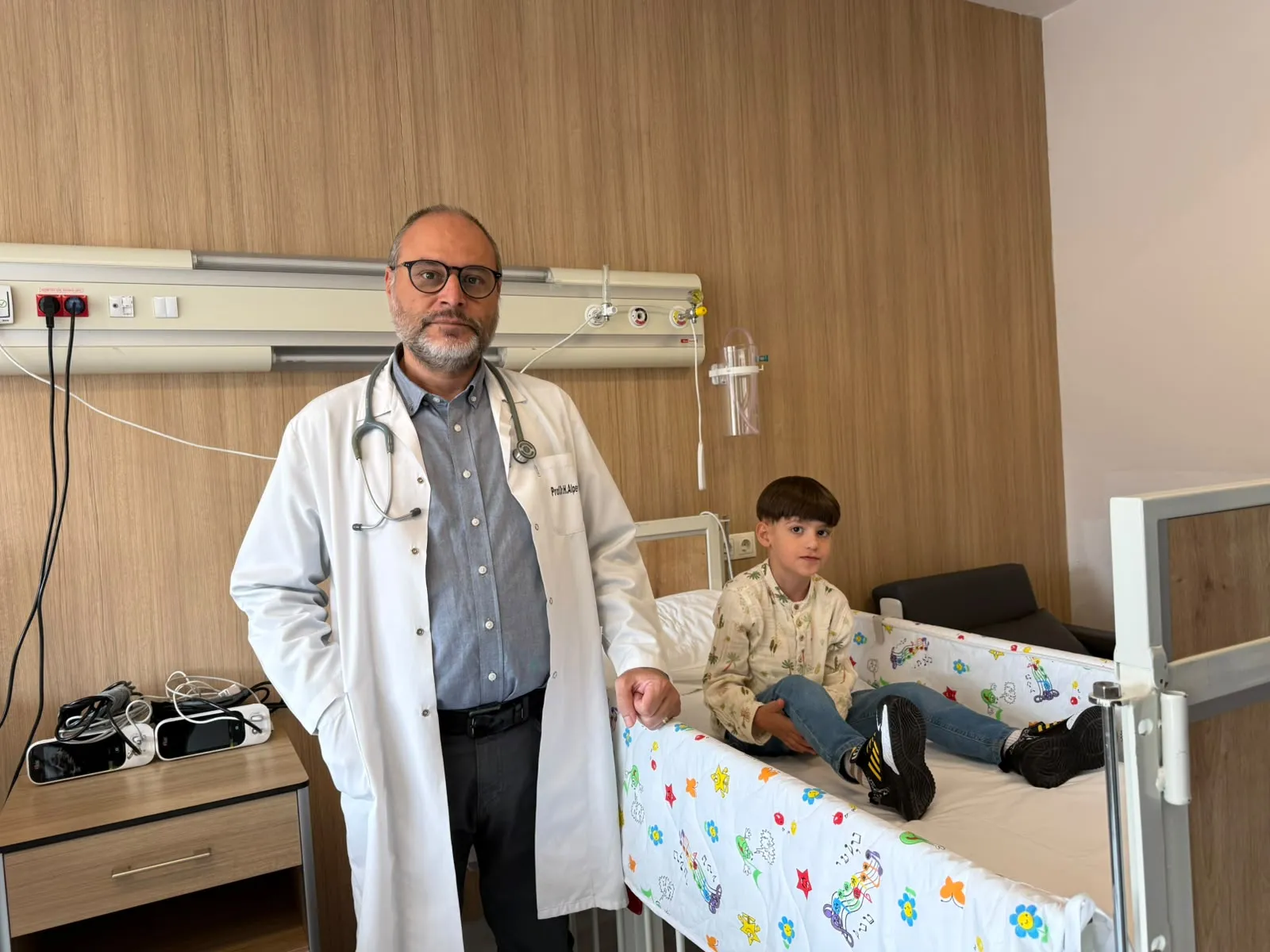 Tıp dünyasını şaşırtan vaka: Organları ayna görüntüsünde olan minik Ömer'e mucizevi dokunuş