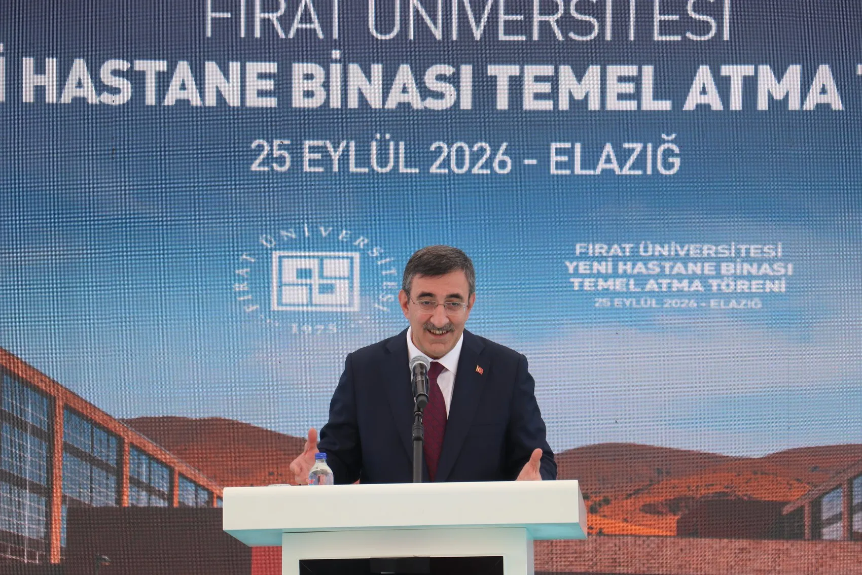 Sağlıkta memnuniyet oranları zirveye taşındı: Elazığ'da dev yatırımın temelleri atıldı