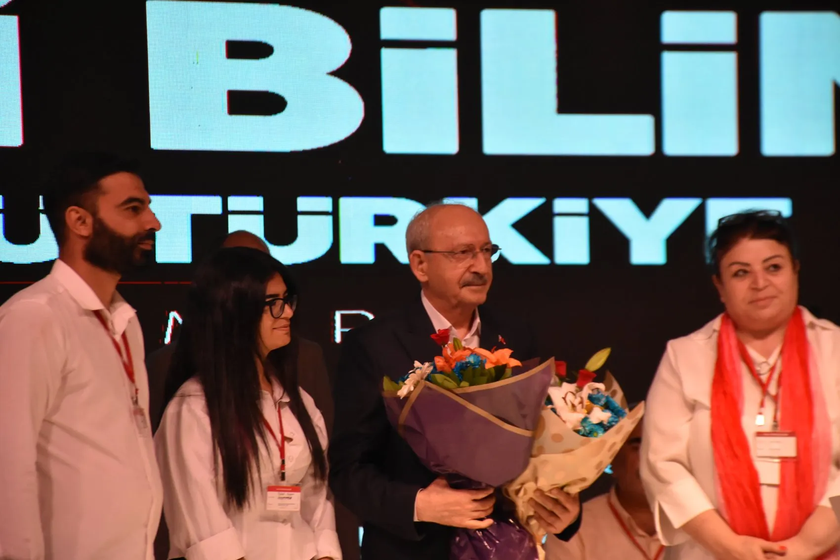 İzmir'de vicdanların sesi yükseldi: Kılıçdaroğlu mağdur ailelerle bir araya geldi