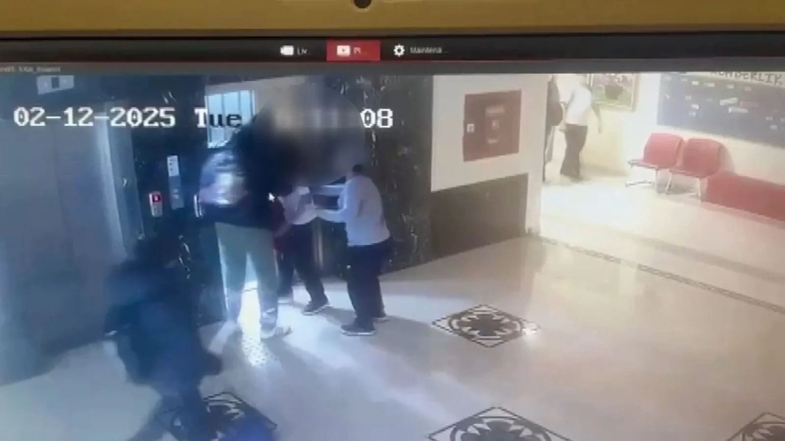Okul koridorunda korkunç kaza: 12 yaşındaki öğrencinin koluna kapı kolu saplandı