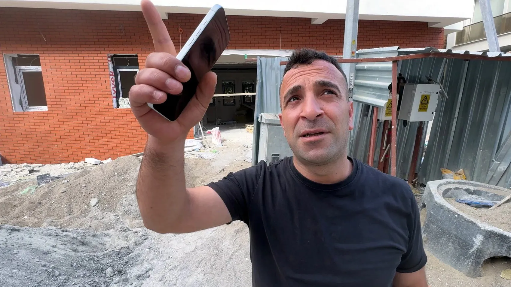 Avcılar'da inşaat hırsızlığı: Bekçinin yokluğunu fırsat bilen şüpheliler 100 bin liralık kabloyla kayıplara karıştı